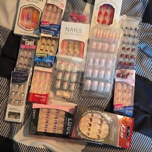 #11 18 Sets Assorted Press-On Nails Collection